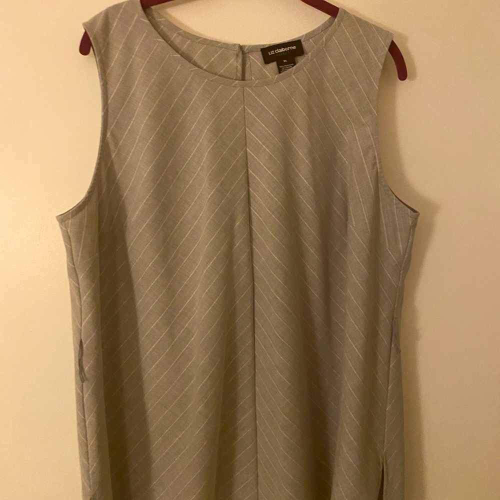 XL Liz Claiborne Sleeveless Blouse.